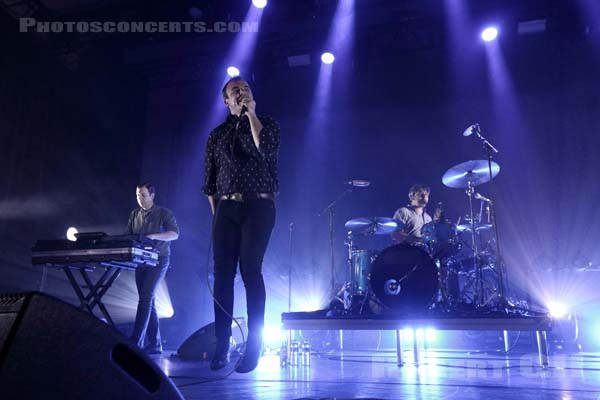 FUTURE ISLANDS - 2017-05-09 - PARIS - Elysee Montmartre - 